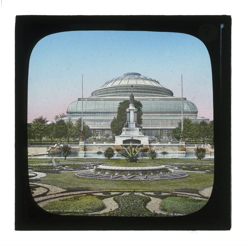 Glass lantern slide of RHS Kensington Gardens, 1875-1880, plaque de lanterne magique peinte, H. 8,2 ; L. 8,2 cm, Royal Horticultural Society Lindley Collections, Public Domain